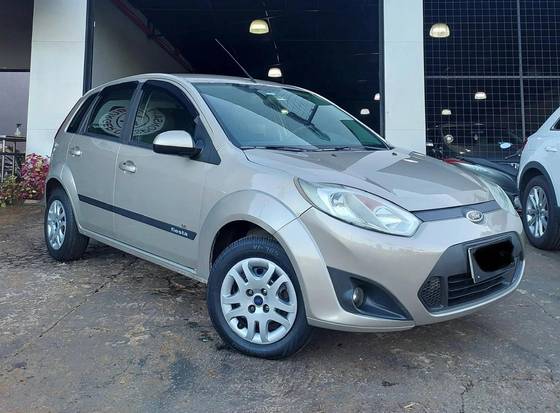FORD FIESTA 1.0 ROCAM HATCH 8V FLEX 4P MANUAL FORD FIESTA 1.0 ROCAM HATCH 8V FLEX 4P MANUAL